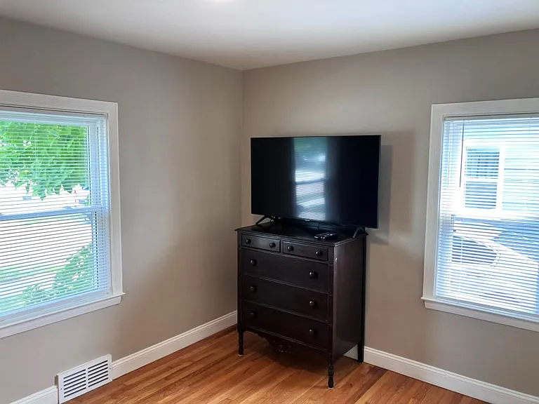 8072 Superior Ave — Photo 12