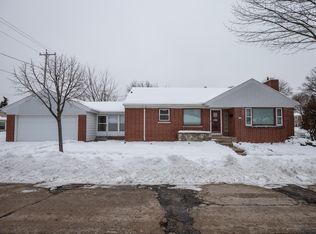2700 N 90th St, Milwaukee, WI 53222