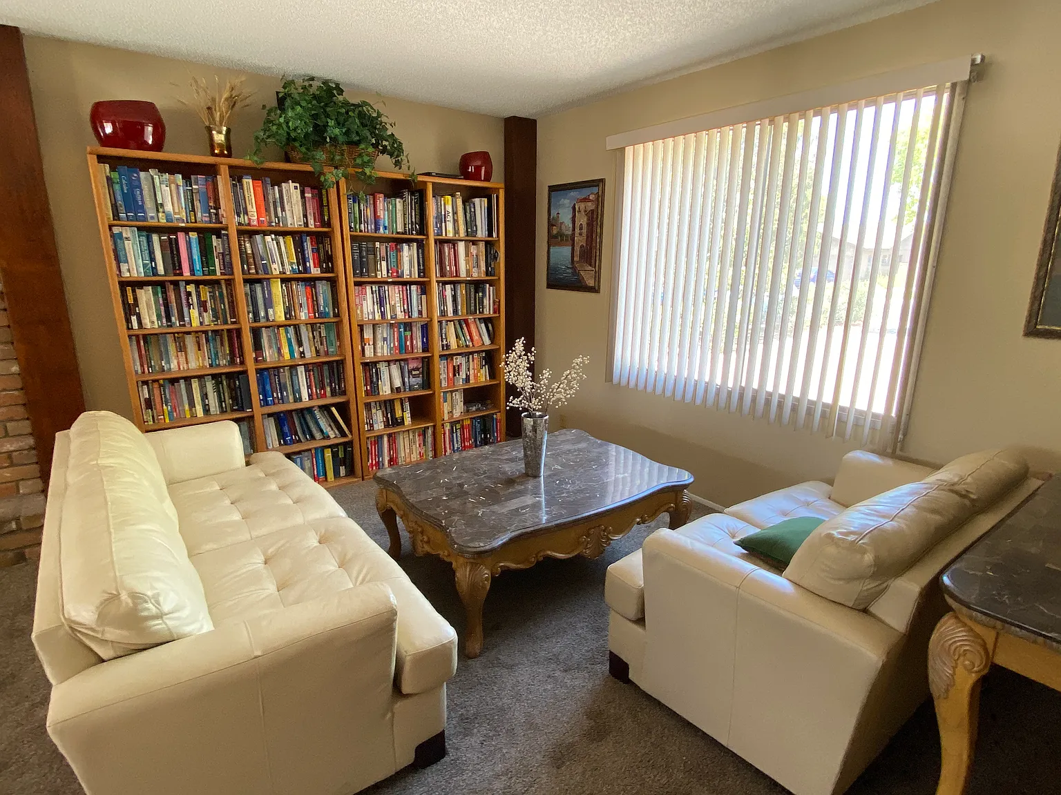 6 bed, 2622 sqft, $675 — Photo 2