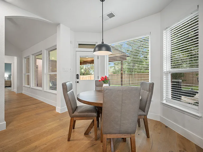 10912 Grassmere Ct — Photo 11