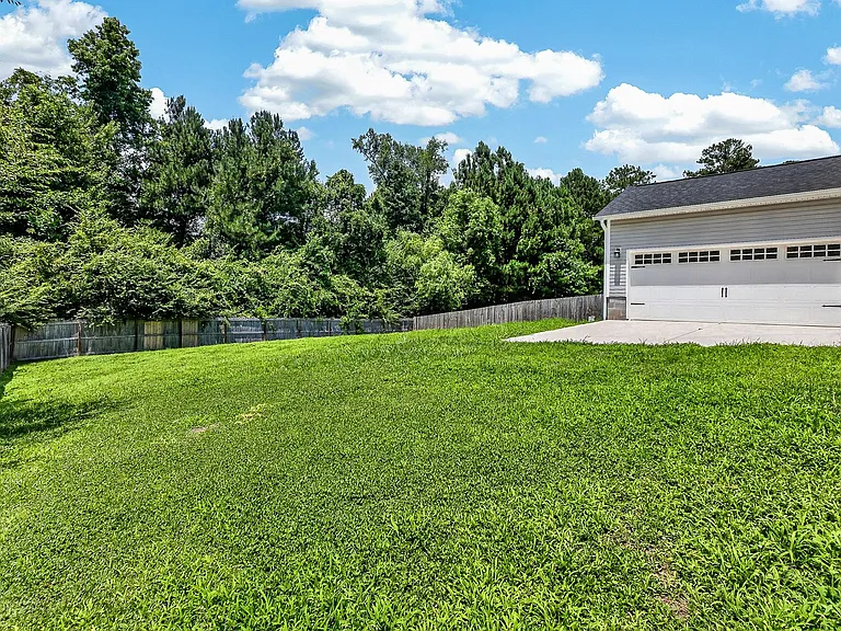 221 Robert Alan Dr — Photo 29