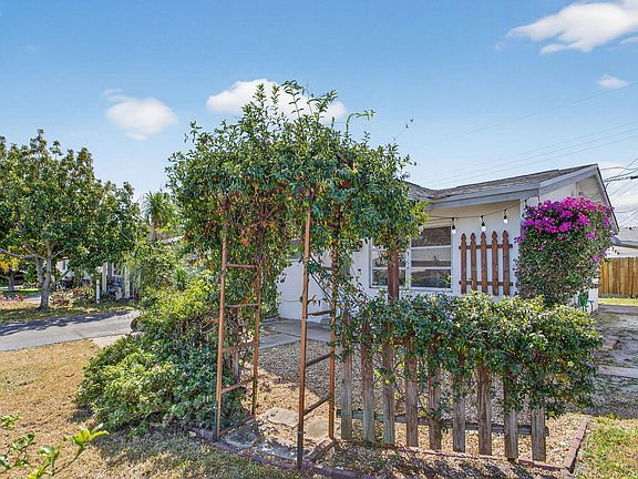3rd image of 4561 NW 16th Avenue