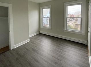 8 Ledyard St #3, Newport, RI 02840