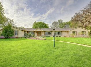 141 Woodlake Rd, Seymour, IL 61875