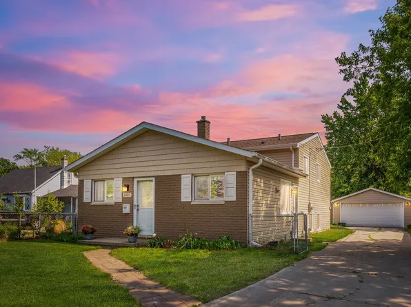 1023 Massoit Rd, Clawson, MI 48017