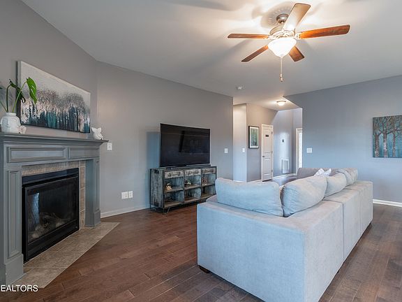 3rd image of 1177 Hamilton Farm Ln