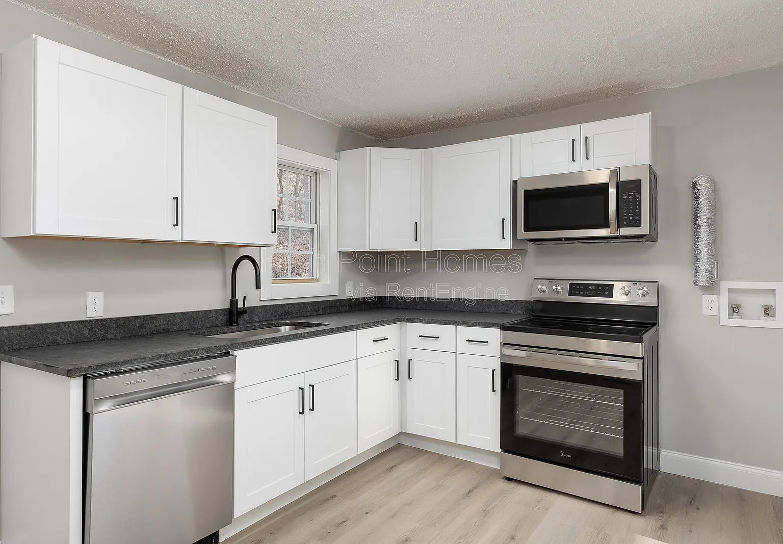 2 bed, 1.0 bath, 800 sqft, $1,125 — Photo 2