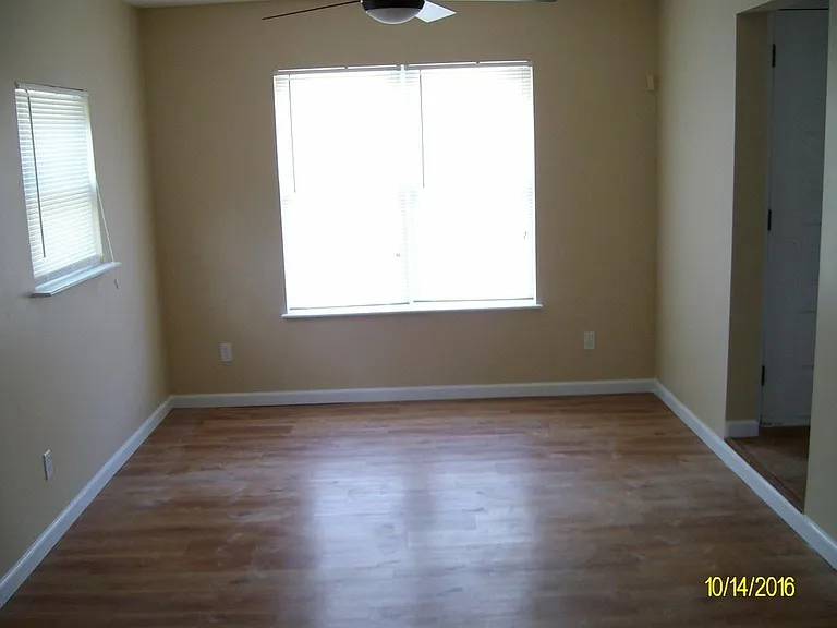301 Newcastle Dr — Photo 8