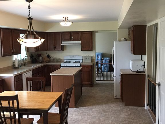 Kitchen/Breakfast Area