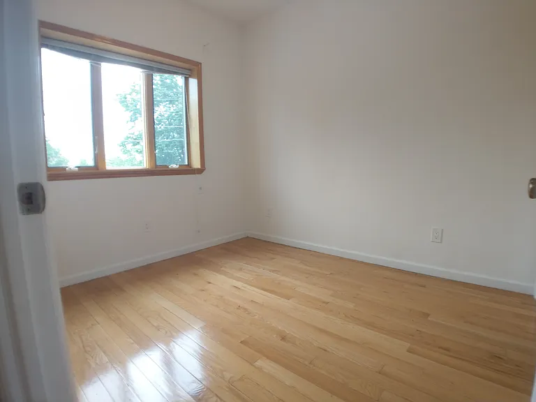 115 Dahlgren Pl #2 — Photo 5