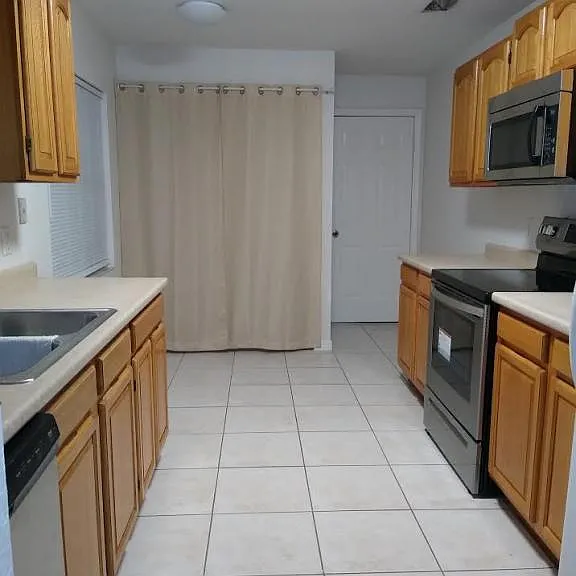 4210 SW 89th Ave — Photo 13