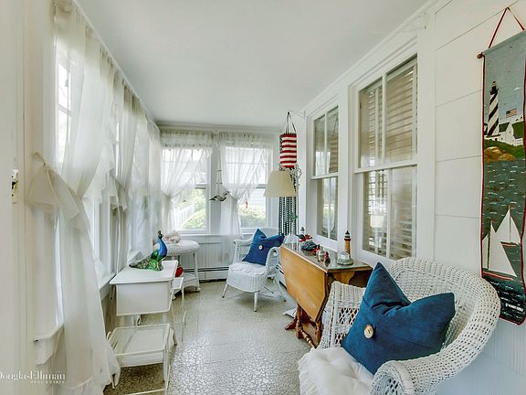 3rd image of 100 Collins Ave