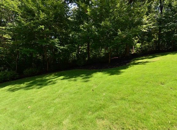 2nd image of 272 Bristol Ln