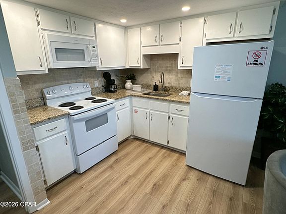 4th image of 3613 Tiki Dr APT 412