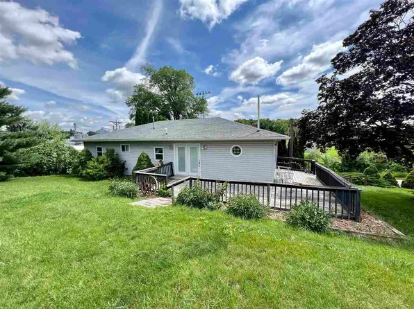 524 S Main St, North English, IA 52316