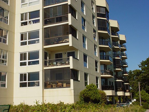 3rd image of 215 E Grand Ave APT 409