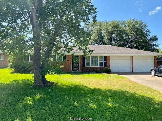 1st image of 411 Leslie Dr