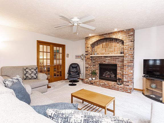 3rd image of 307 N Cottage Ave