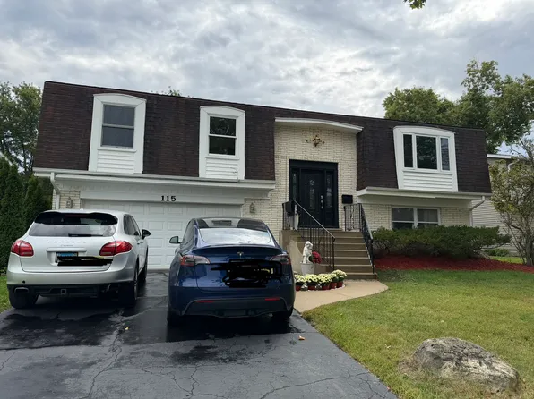 115 W King George Ct, Palatine, IL 60067