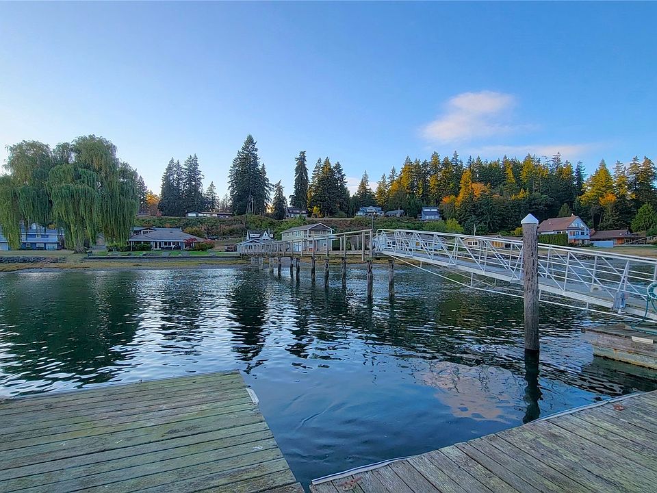 Your private deep water moorage dock!>