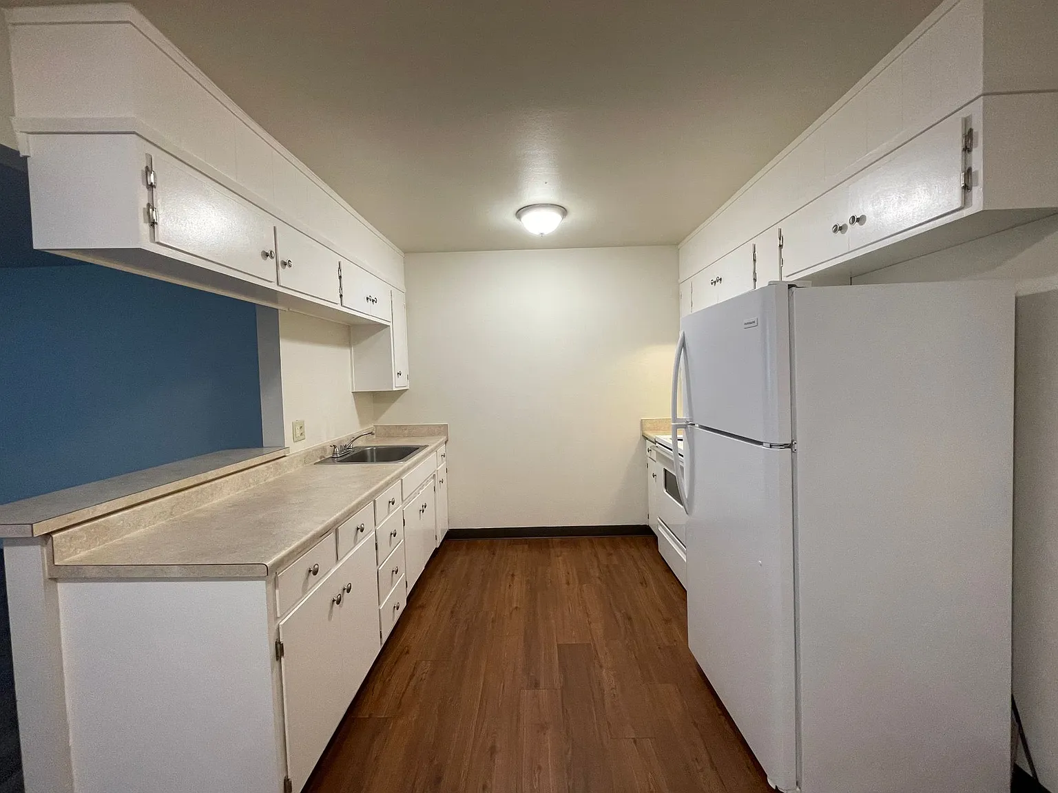 940 N San Joaquin Street — Photo 2