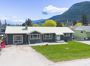 327 Pine St, Chase, BC V0E 1M1