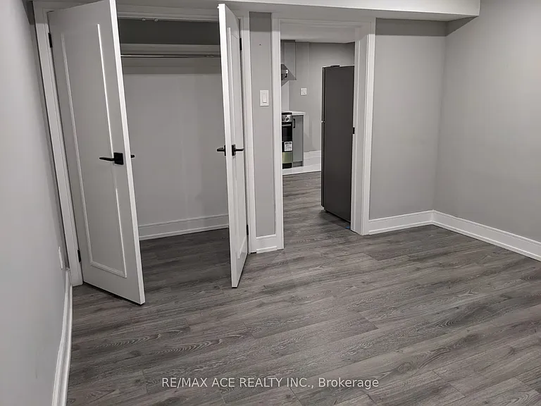 18 Mackinac Cres #BASEMENT — Photo 8