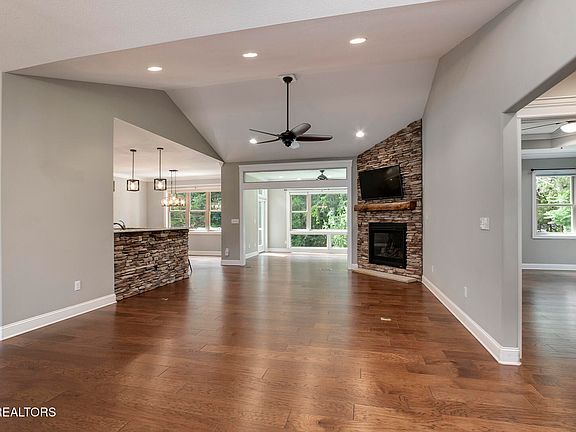 5th image of 109 Gado Way