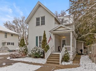 97 S State St, Sparta, MI 49345