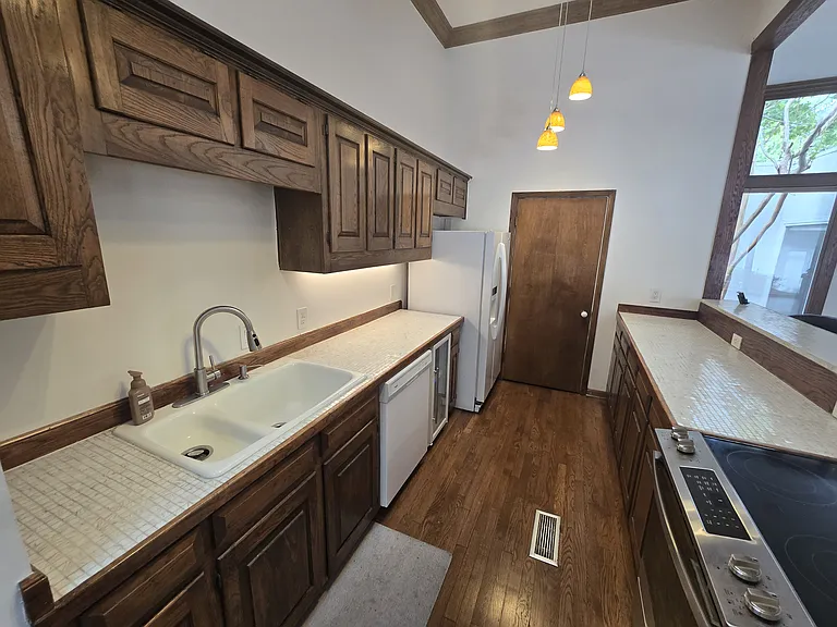 6434 Southpoint Dr — Photo 8
