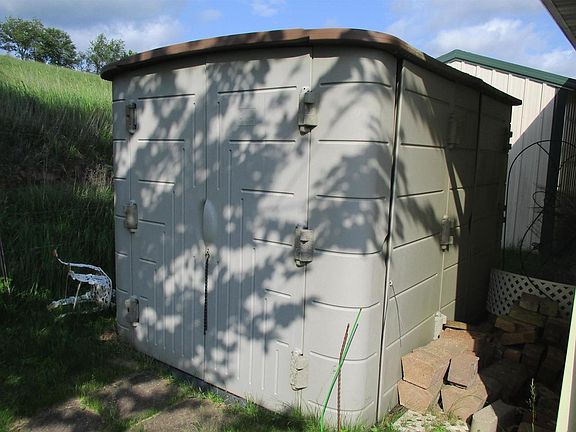 4th image of 30694 County W Road