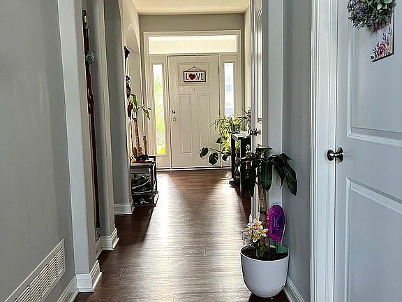 5th image of 2067 Derby Dr