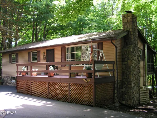 997 Forest Ln, Lake Ariel, PA 18436