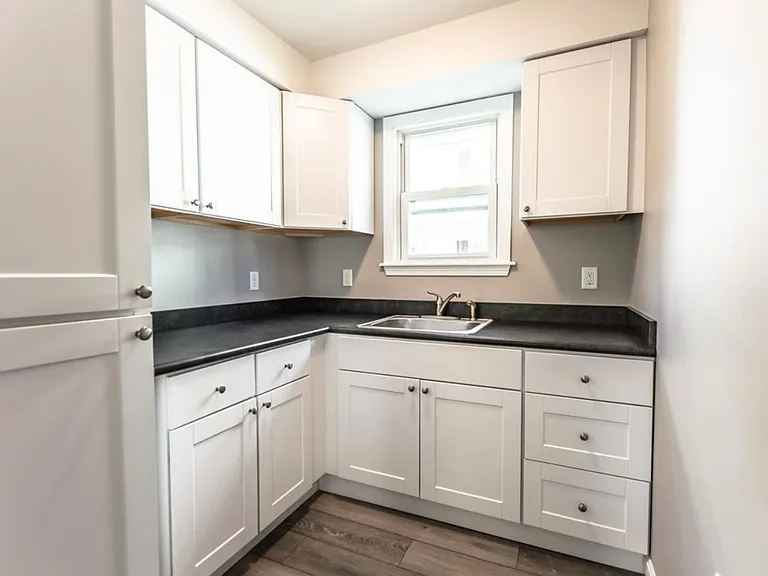 562 Dubuque St #1 — Photo 8