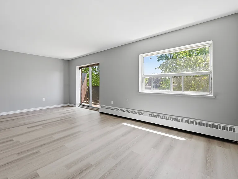 1205 Fennell Ave E — Photo 9