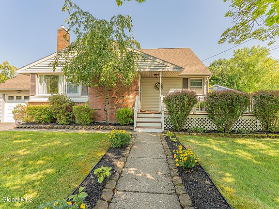 3rd image of 39 Amelia Dr