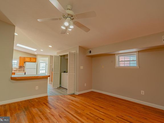 2nd image of 104 S Loudoun St APT 1