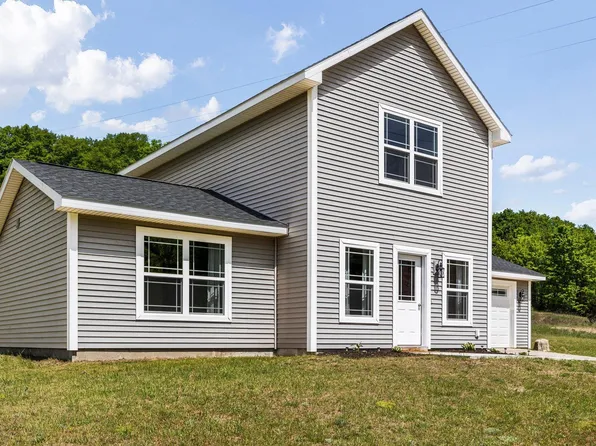 1322 Sharkey Rd, Traverse City, MI 49696
