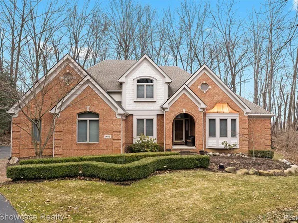 1405 Timber Ridge Ct, Milford, MI 48380