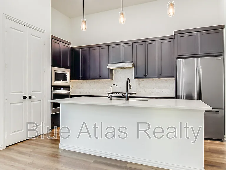 235 Woodson St — Photo 4