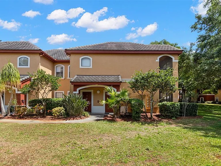 2200 Tuscany Trce #15 — Photo 3