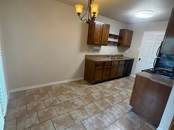 3rd image of 1100 Verde Dr Unit A-d