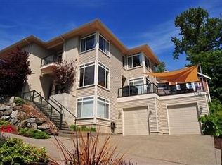 2224 E Lake Sammamish Pl SE, Sammamish, WA 98075