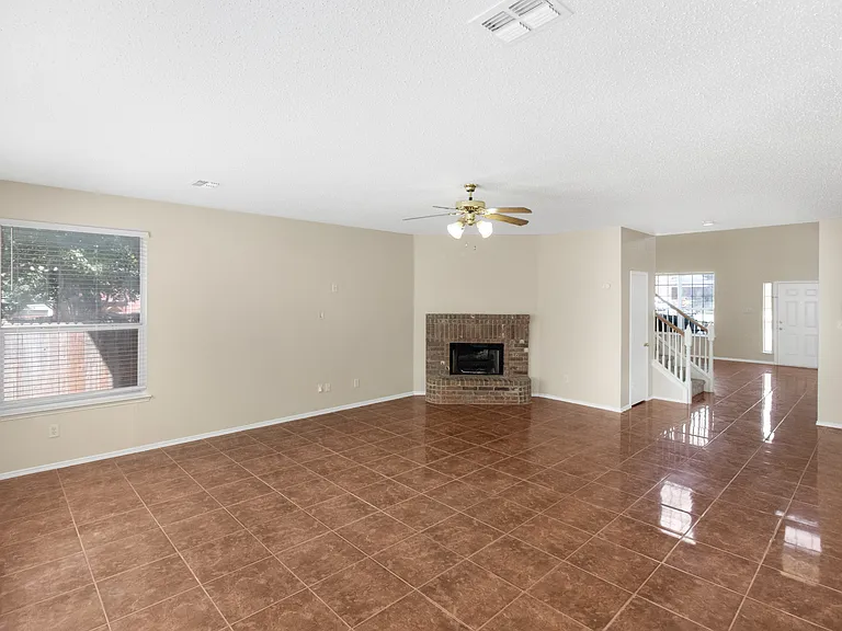 2 Watergrove Ct — Photo 8
