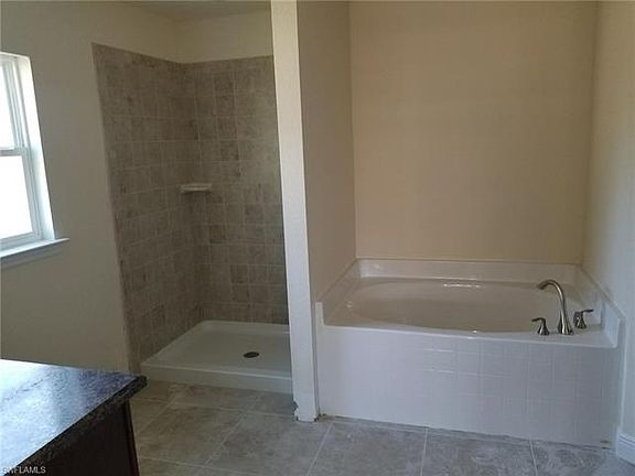 5th image of 1310 NE 4th Pl