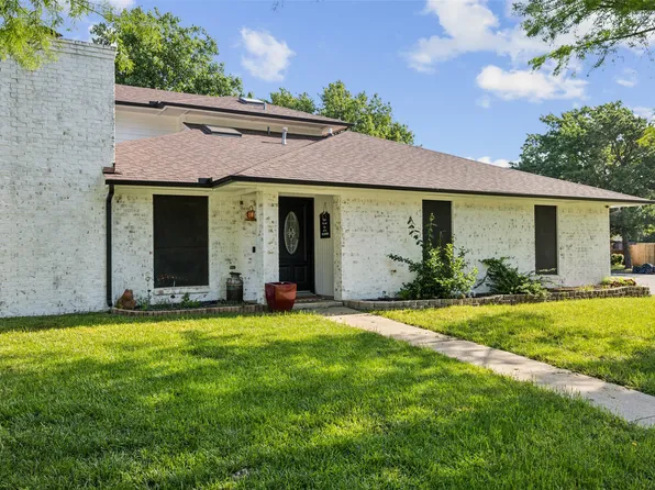 2902 Panhandle Dr, Grapevine, TX 76051