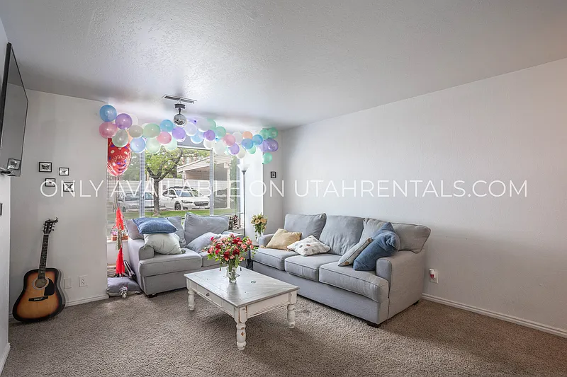 1 bed, 1.0 bath, 1100 sqft, $575 — Photo 2