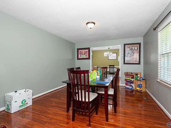 4th image of 3010 Lakewood Dr