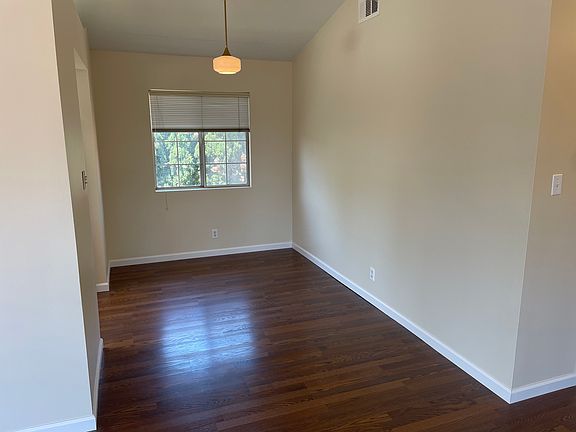 3rd image of 373 Coronado Ave