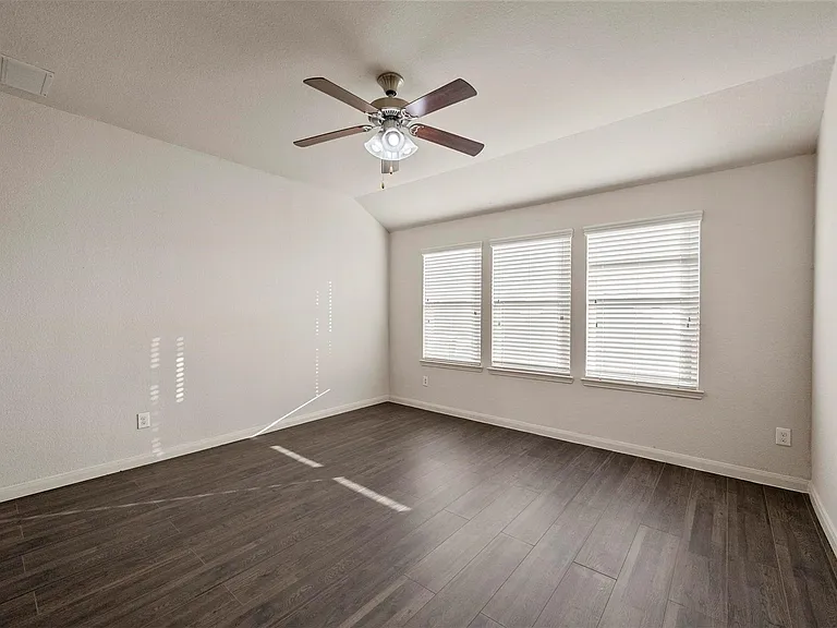 4620 Elderberry St — Photo 12